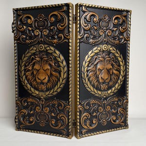 Handcrafted Lion Design Wooden Backgammon Set – Personalized Board Game
