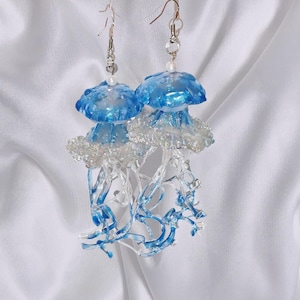 Original long-style earrings featuring clear handmade jellyfish earrings with ear clips, Japanese-style creative resin earrings.