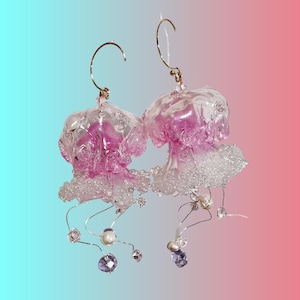 Original long-style earrings featuring clear handmade jellyfish earrings with ear clips, Japanese-style creative resin earrings.