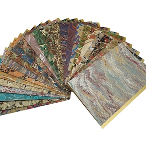 16 cartes pliées, papier marbré main Dodin et papier cartonné doré, voeux vierges, note et invitation, premium et fait main