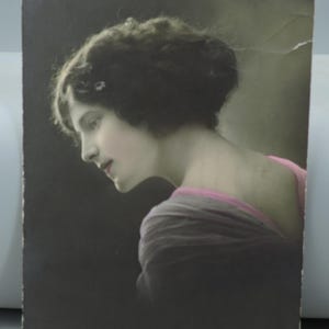Antike vintage handkolorierte Postkarten Frauen - 1920 - gebraucht