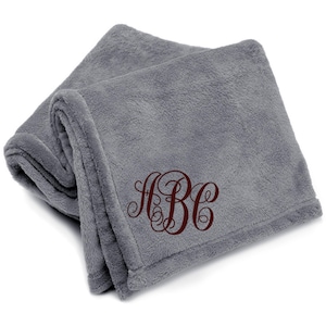 Personalized Fleece Throw Blanket: Embroidered Monogram Gift (60x80 Inch) bild 1