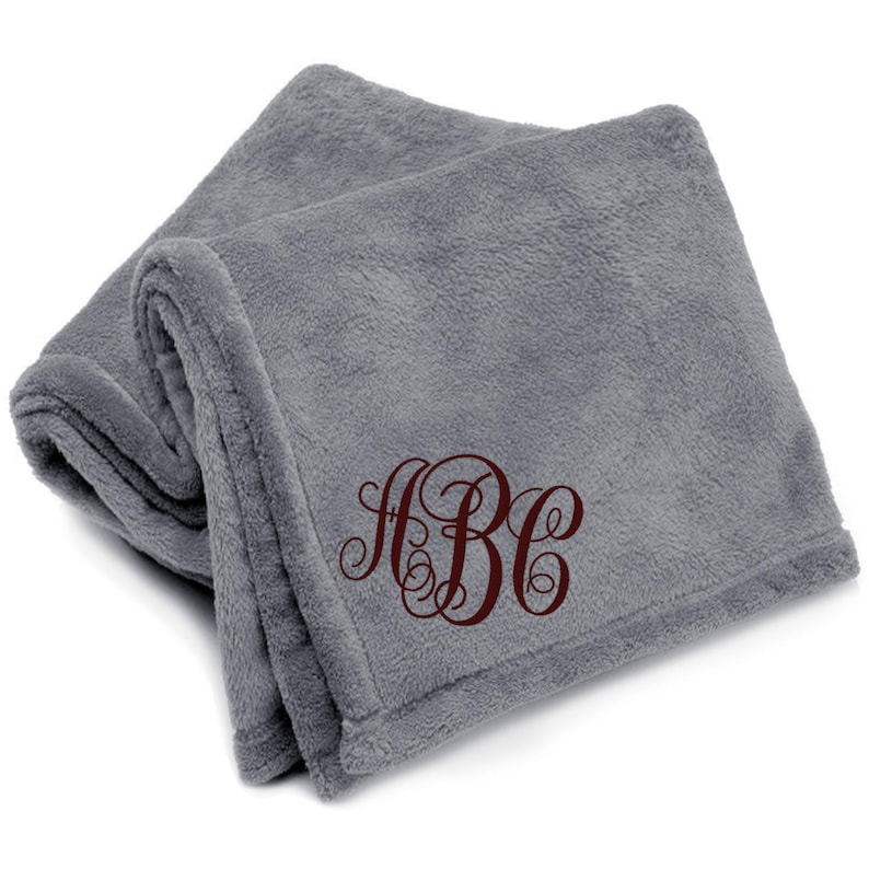 Personalized Fleece Throw Blanket: Embroidered Monogram Gift (60x80 Inch) bild 1