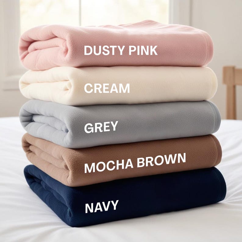 Personalized Fleece Throw Blanket: Embroidered Monogram Gift (60x80 Inch) bild 2