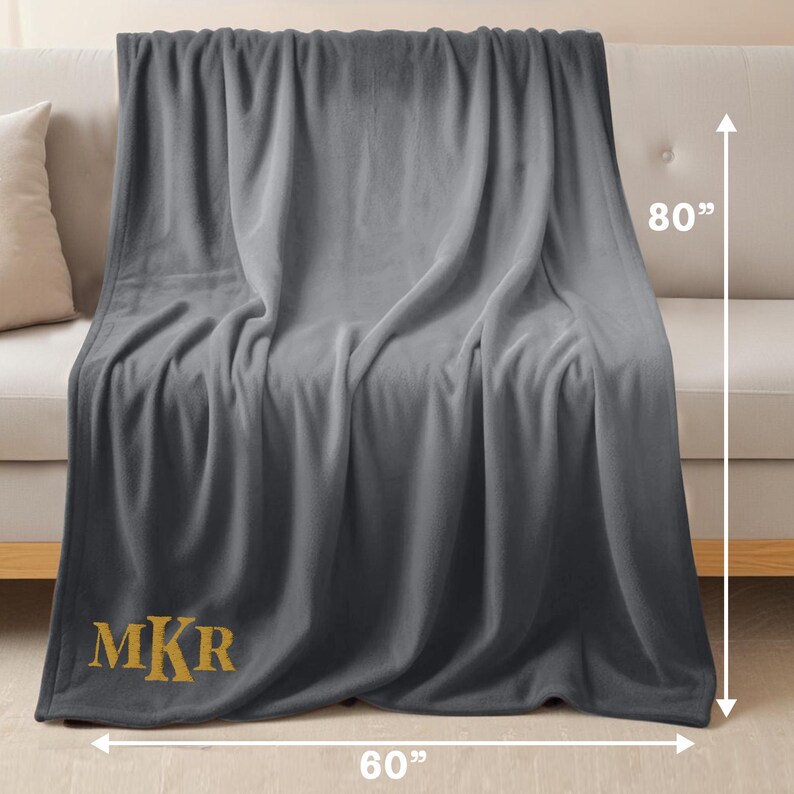 Personalized Fleece Throw Blanket: Embroidered Monogram Gift (60x80 Inch) bild 9