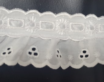10  yards Ruffled eyelet white gathered 1 1/2" sewing embroidery fabric trim DIY for couture, baby, doll clothes and accessories wholesale