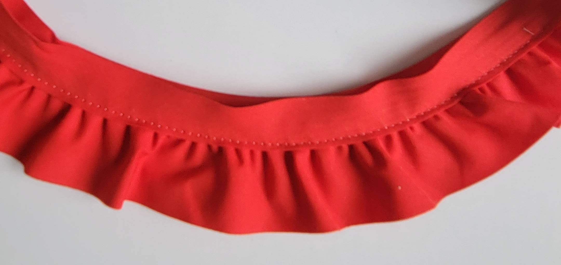 12 Yards Gathered Red Ruffled Poly Cotton Bias Trim 2