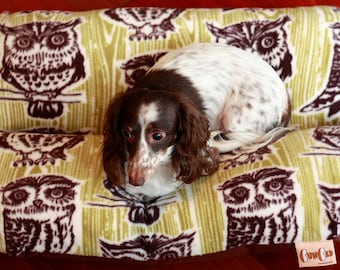 Bunbed, Woodland Owls Autumn Green Wood Grain Fleece, Dachshund Hot Dog Bun Bed