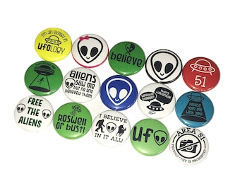 Aliens, 1", 1.25", 1.5", 2.25", Button, Alien Theme, Alien Decor, Spaceship, UFO, Alien Abduction, UFO Theme, Flatback, Pinback, Pin, ZP011