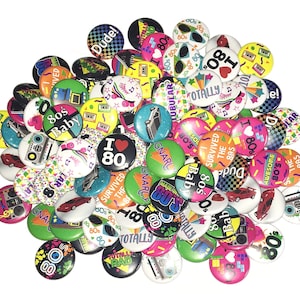 Botón de los 80, 1980, 1", 1,25", 1,5", años 80, fiesta de los 80, recuerdo de fiesta de los 80, pin de los 80, pinback de los 80, parte trasera plana de los 80, cumpleaños de los 80, decoración de los 80, DC014