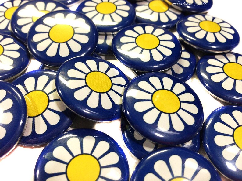 Daisy Blue 1 1.25 Button Daisy Theme Daisy Etsy