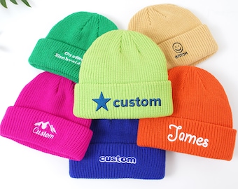 Benutzerdefinierte Mütze, gestickte gestrickte Wintermütze, personalisierte Erwachsene Winter gestrickte Mütze mit Namen, Weihnachtsgeschenke, Geschenk für Mädchen Jungen Papa Mama