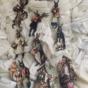VENTE * Décorations de Pâques en bois * Lot A * Vous recevrez 12 décorations en bois avec des images de style vintage VICTORIEN lorsque vous passerez votre commande.  Grand ensemble.