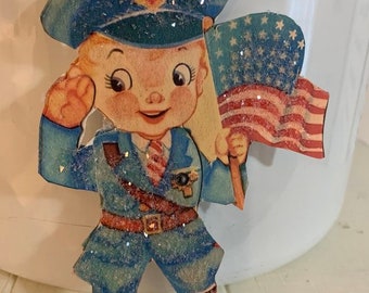 Adorno patriótico del 4 de julio de policía * Imagen de estilo vintage * Hecho a mano * Cortado a mano en dos capas
