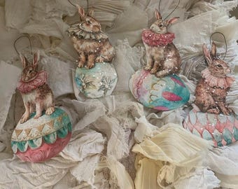 OFERTA*CONEJO*Conejos*Conejito sentado en un huevo adornos*Cuatro*Delicioso*Brillantina alemana