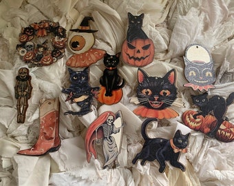 Halloween wood ornaments Set EE*12 VINTAGE INSPIRED*Adorable perfect on a feather or fir tree*Package*Gift