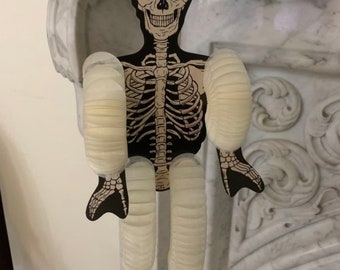 HALLOWEEN Dancing SKELETON*Honeycomb*Accordion design*Vintage styling*New*14 inches long when fully displayed.