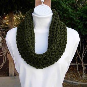 Dark Solid Green Winter Cowl Scarf, Color Options, Women&#39;s Extra Soft Short Wide Crochet Knit Acrylic Circle Scarf, Ships in 3 Business Days