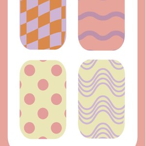 Puede incluir: Un conjunto de cuatro parches adhesivos rectangulares con esquinas redondeadas, con patrones de cuadros naranjas y morados, ondas moradas sobre rosa, puntos rosas sobre amarillo y l&iacute;neas onduladas moradas sobre amarillo, con el texto SWEETLY Bold DIABETES.
