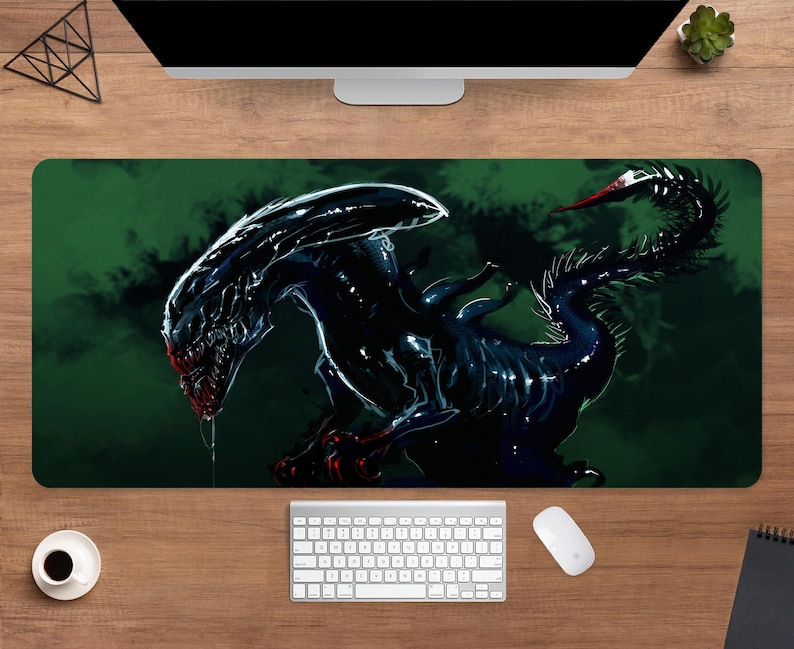Alien Xenomorph Desk Mat | Space Monster Mouse Pad | Large Desk Pad ...