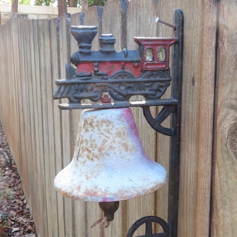 Green Cast Iron Farm Tractor Dinner Bell – 8.75" X 7.5", Colorful Finish, Perfect For Porch, Ranch, Or Barn