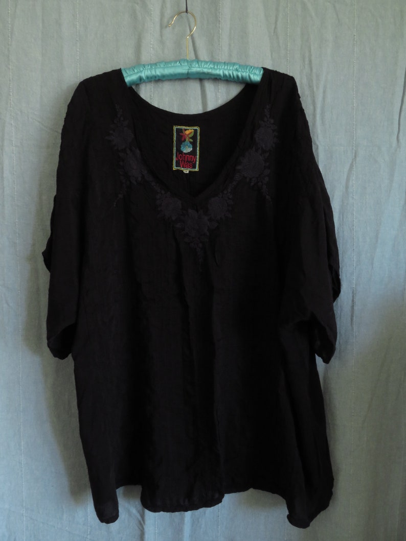 XXL Johnny Was Black Embroidered Tunic Black-on-Black Embroidery Rayon Size 2X Plus Size