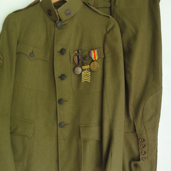WW1 US Army Uniform C1918 Khaki Wool Insignia, Tunic & Jodhpurs, Leg Wraps, Plus WW2 Cadet Hat and WW1 Flight Cap