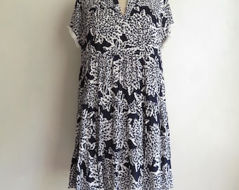 NWT! Babydoll Dress "THML Clothing" B/W Floral Viscose Short Tiered Dress Size Medium