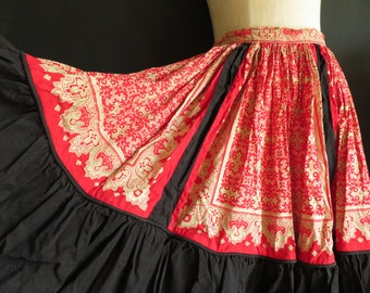 2 Tier Mexican Circle Skirt 1940s Vintage Mexican Falda Bandanna Print Peasant Skirt Cuernavaca Morelos Mexico Petite Size