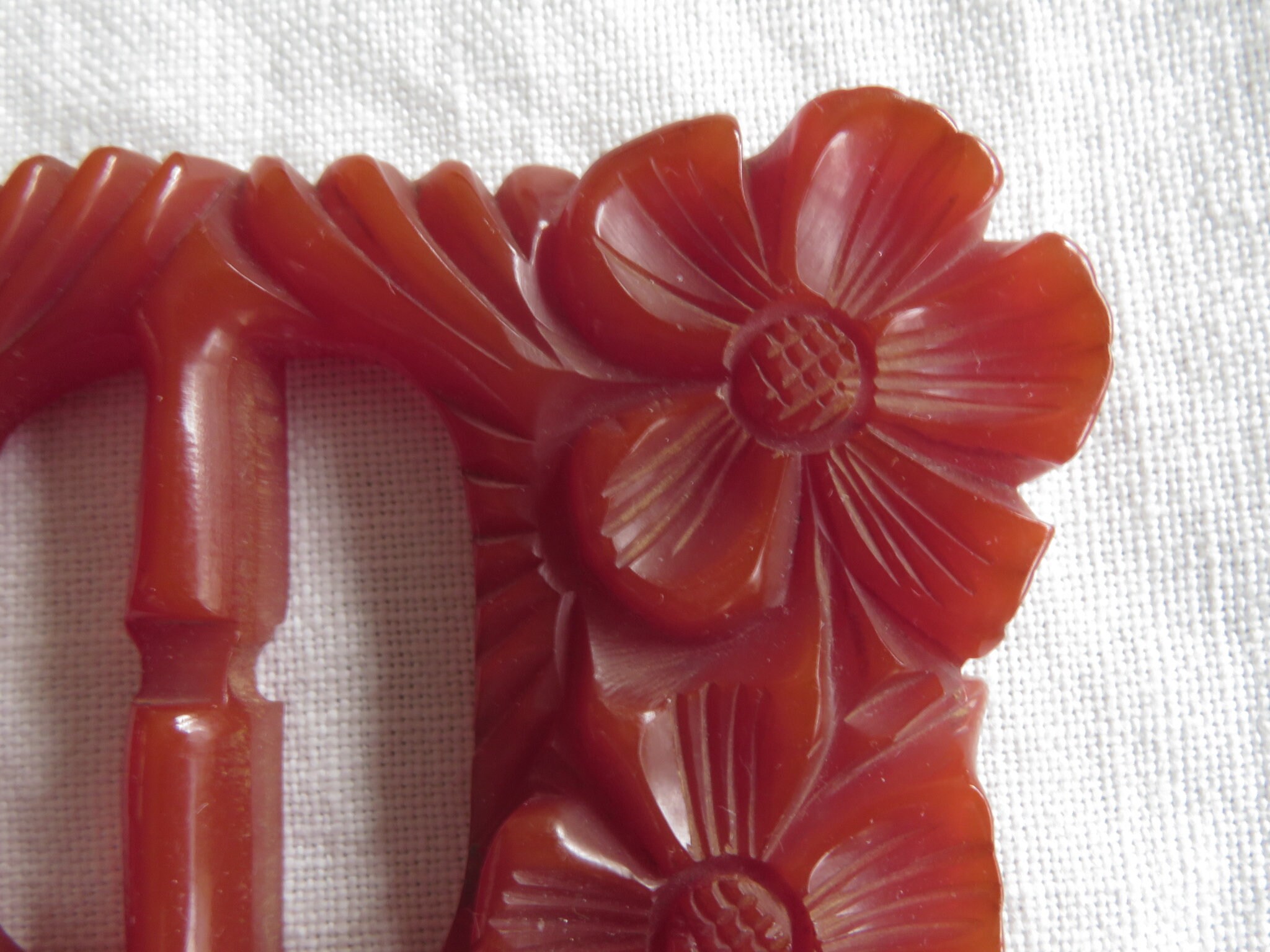 1930s Carved Floral Bakelite Belt Buckle, Art Deco Root Beer 