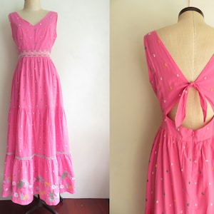 6 Crown & Ivy Pink Embroidered Maxi Sundress Halter Summer Dress Tie-Back Size 6