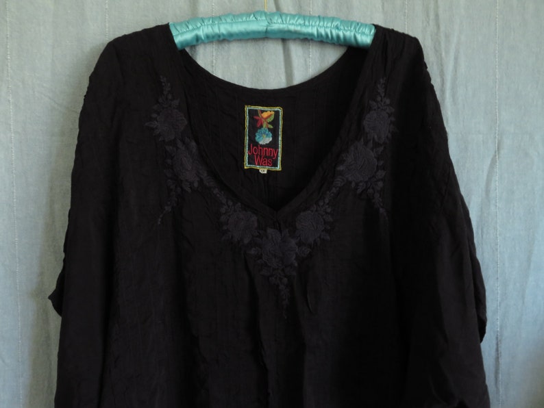 XXL Johnny Was Black Embroidered Tunic Black-on-Black Embroidery Rayon Size 2X Plus Size
