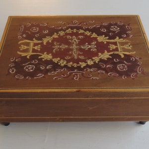 Vintage Reuge Music Box Love Is a Many Splendored Thing &quot;L&#39;Amore e Una Cosa Meravigliosa&quot; Wooden Jewelry Box w/ Inlay Swiss Music Movement