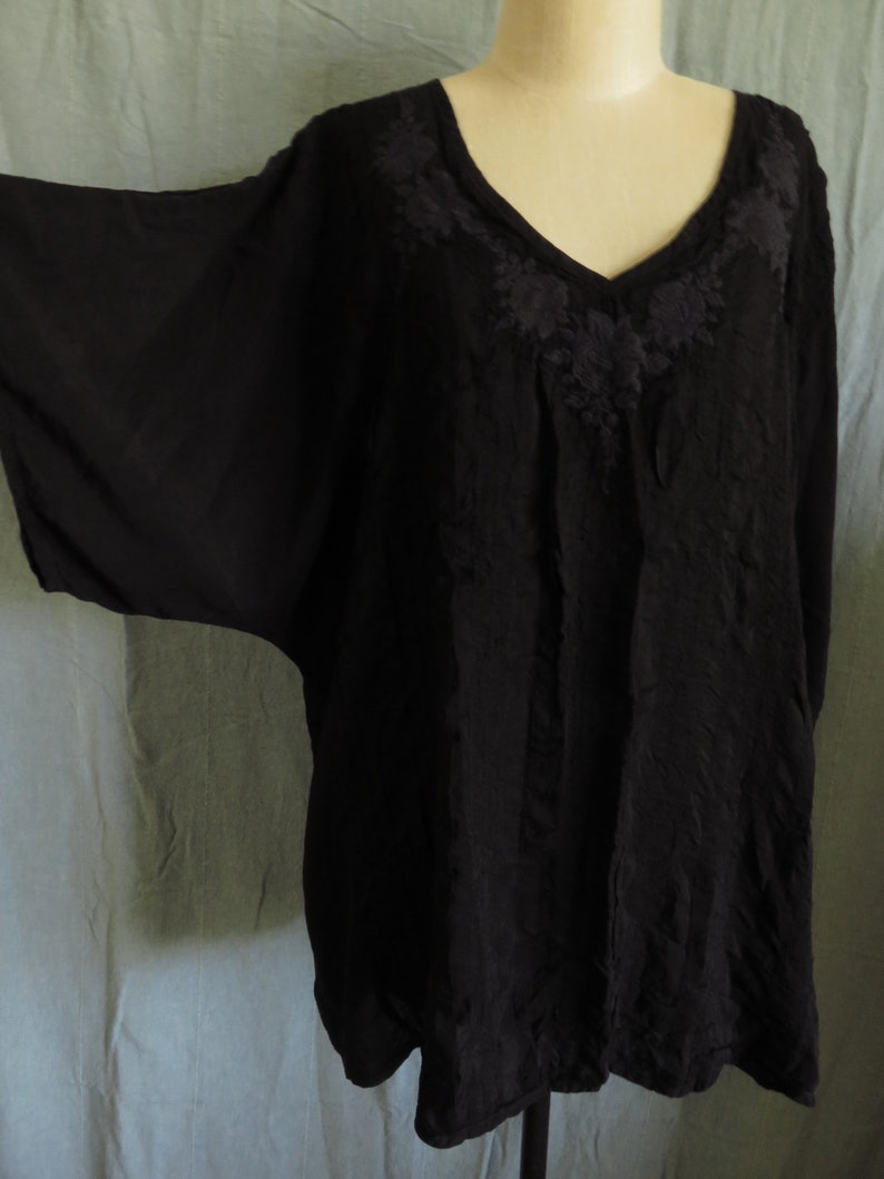XXL Johnny Was Black Embroidered Tunic Black-on-Black Embroidery Rayon Size 2X Plus Size