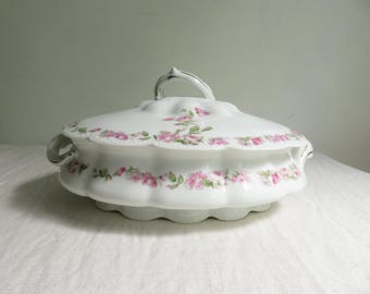 Fuente antigua de Limoges con tapa, diseño Bassett Rose.