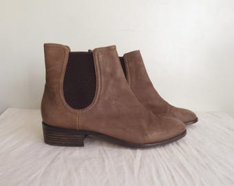 Cole Haan Waterproof Sherpa Boots Size 9 s_wp_61d2f9b49c3378f3098f08ea.webp main image 4