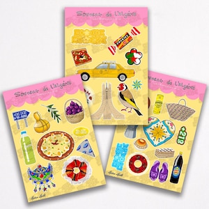 Könnte beinhalten: Drei Stickerbögen mit algerischen Souvenirdesigns. Jedes Blatt hat einen rosa Rand mit dem Text "Souvenir de l'Algérie". Aufkleber sind ein gelbes Taxi, ein Vogel, Essen und andere kulturelle Symbole. Der Hintergrund ist gelb.