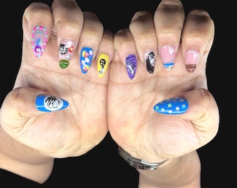 Adéntrate en otro mundo: Uñas postizas inspiradas en Coraline