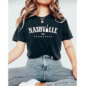 Comfort Colors Nashville Shirt,Tennessee Shirt,Music Shirt, Country Music Shirt,Nashville Gift,Girls Trip Group Shirt,Nashville Trip Shirt bild 6