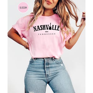 Comfort Colors Nashville Shirt,Tennessee Shirt,Music Shirt, Country Music Shirt,Nashville Gift,Girls Trip Group Shirt,Nashville Trip Shirt bild 7