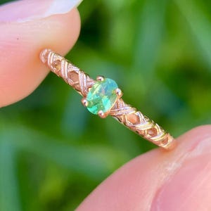 Anillo de granate tsavorita natural / Plata de ley chapada en oro rosa / Anillo ajustable de granate verde / Anillo de promesa delicado con piedra natal de enero