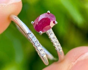 Natuurlijke robijn open ring sterlingzilver | Sierlijke verstelbare robijnrode ring | Geboortesteensieraden juli | Minimalistische rode edelsteenring | Cadeau voor haar