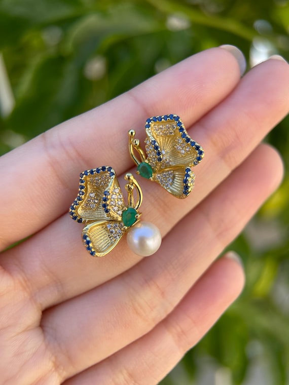 Orelia - Orecchini A Cerchio Placcati Oro 18 K Con Pavé E Pendente In Perla Sintetica