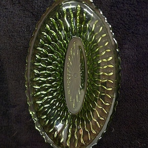 Plat en verre vert avocat Anchor Hocking vintage | Verrerie rétro | Décoration Mid-Century Moderne | Ustensiles de cuisine de collection | Verre vert classique