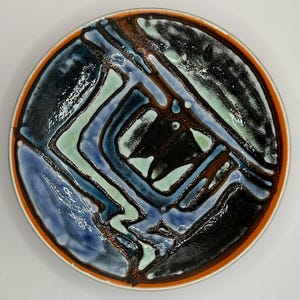 Poole Pottery Delphis-fat: Abstrakt mönstertallrik från 1960-talet (20,5 cm diameter)