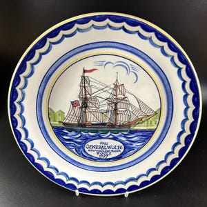 Poole Pottery bord van 27 cm. Generaal Wolfe Tall Ship. In originele Poole Pottery hardboarddoos.