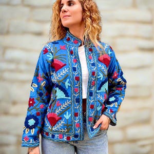 Bestickte Jacke aus Baumwolle mit Blumenmuster
