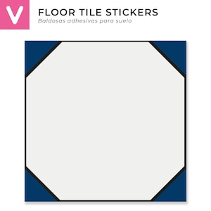 Op de afbeelding: Witte achthoekige vloertegelsticker met marineblauwe hoekaccenten en een zwarte rand. De tekst "FLOOR TILE STICKERS" wordt boven de tegel weergegeven, met "Baldosas adhesivas para suelo" eronder.