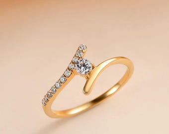 Anello con diamanti taglio rotondo 14k coltivati in laboratorio, design solitario senza tempo, anello con diamanti da laboratorio, perfetto per fidanzamenti, matrimoni, lusso quotidiano.
