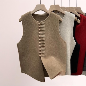 Vintage Style Knit Vest, Women&#39;s Solid Color Gilet, Retro Button Down Top, Chic Sleeveless Knitwear, Multiple Colors Available